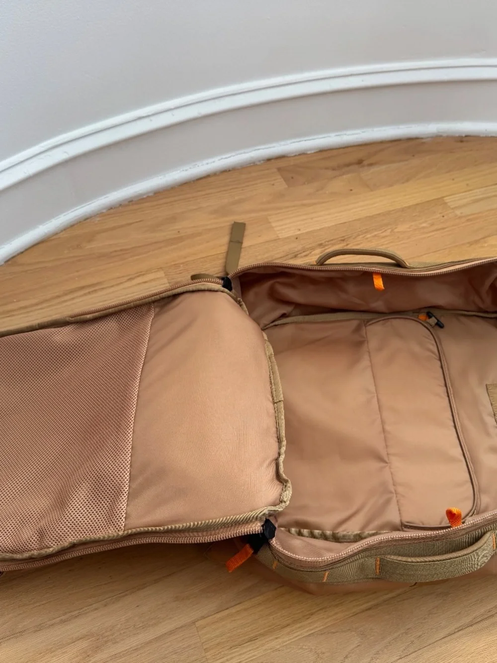 The North Face Base Camp Voyage Travel Pack (35 liters/large) in Almond Butter - Picture 4 of 11